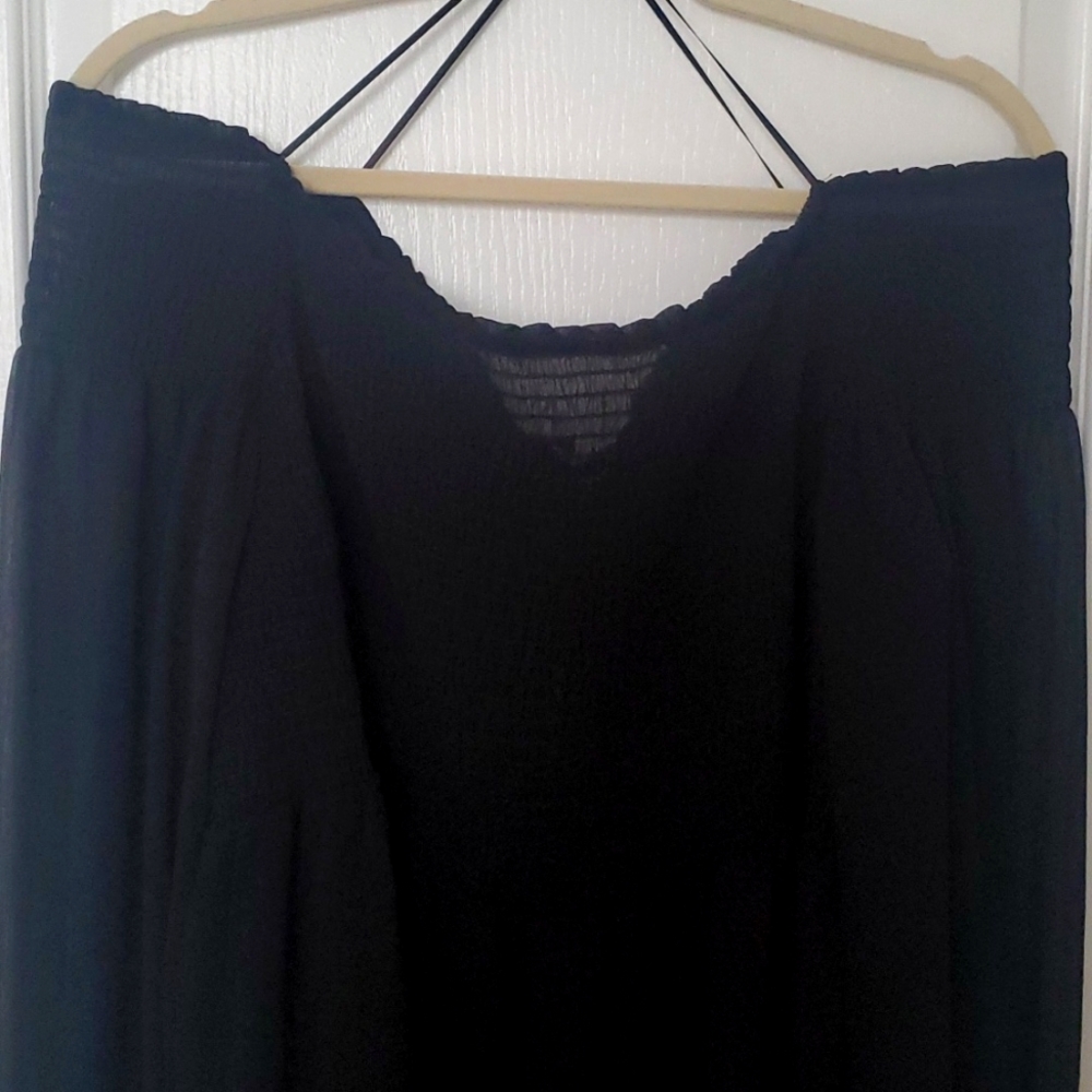 Off Shoulder Blouse - Picture 2 of 2